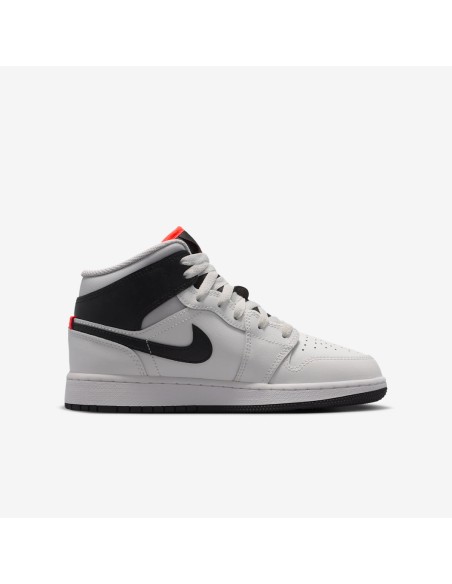 Nike Air Jordan 1 women's hightop sports shoes fashionable sneakers white black