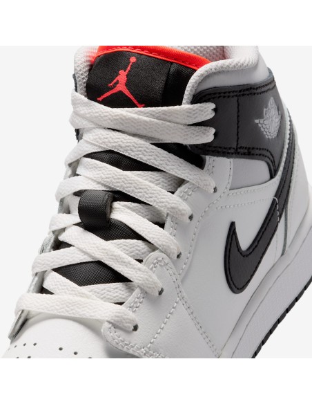 Nike Air Jordan 1 women's hightop sports shoes fashionable sneakers white black