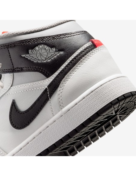 Nike Air Jordan 1 women's hightop sports shoes fashionable sneakers white black
