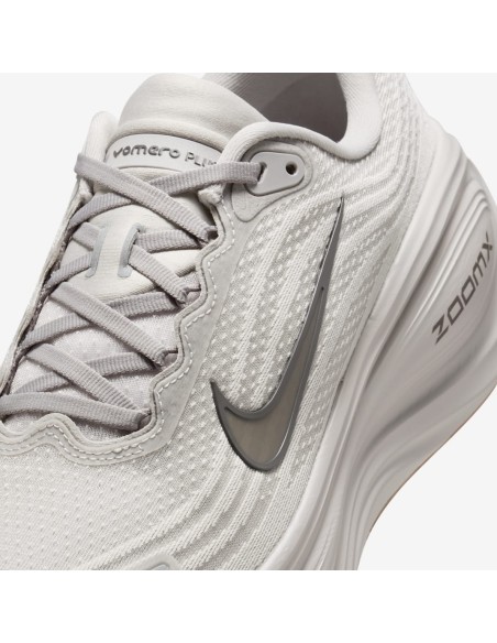 Nike Vomero Plus College Grey Light Iron Ore Gum HV8150005 MBS