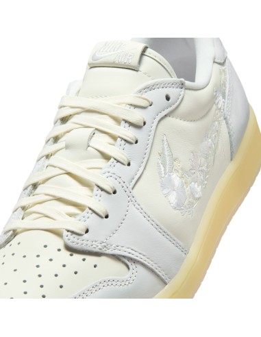 Jordan 1 Retro Low OG Rabbit Floral Swoosh IF4391100 MBS